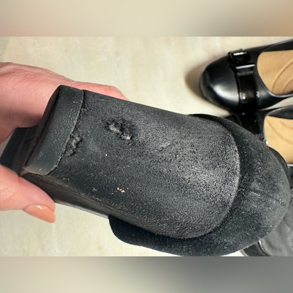 CLARKS LOT OF 3! + Me Too 1 Pr! Black Leather Comfort Cushion 8 Classic Career - Picture 10 of 16